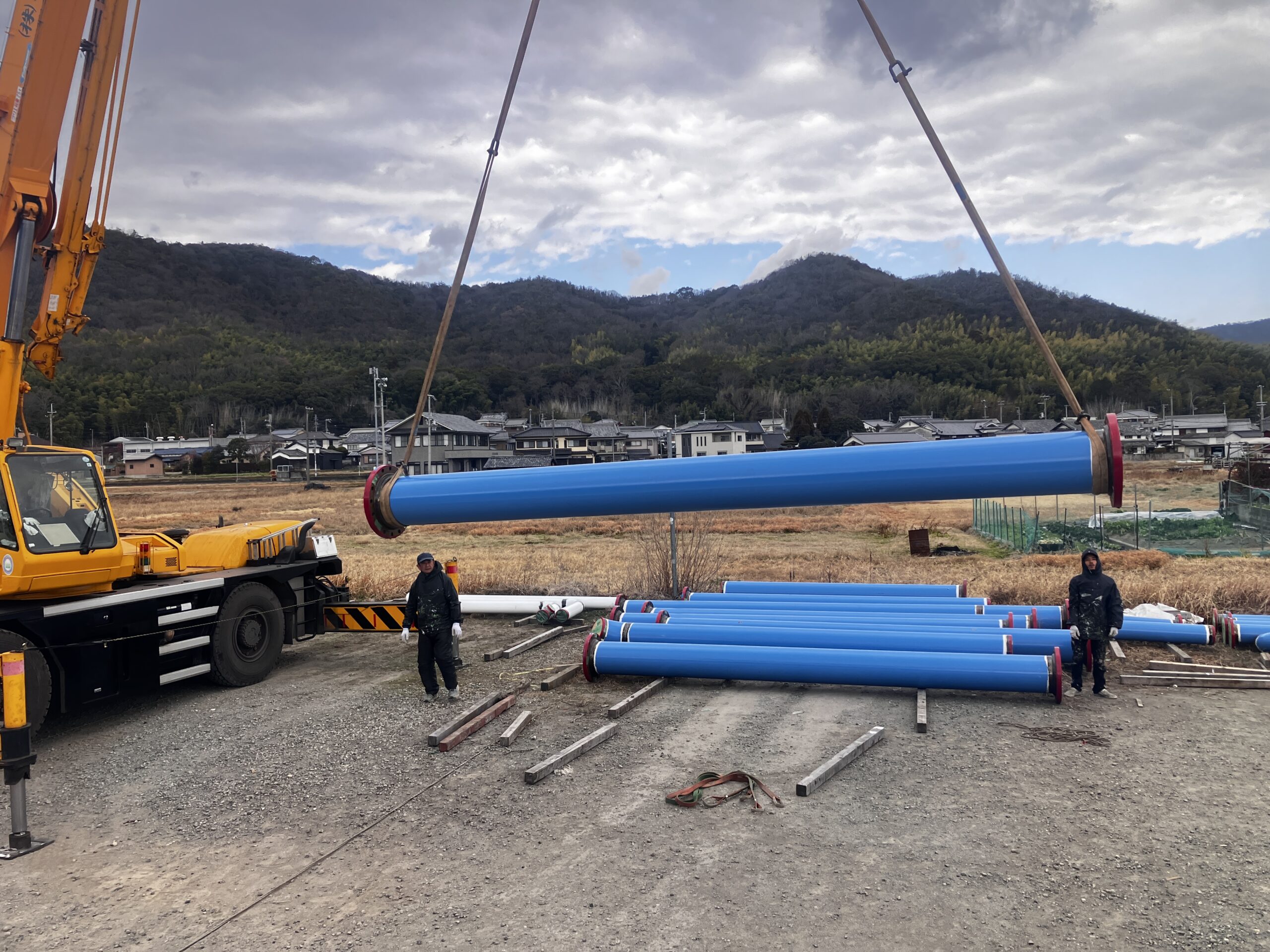 姫路市飾磨 配管塗装 クレーン積み込み｜藤原ペイント