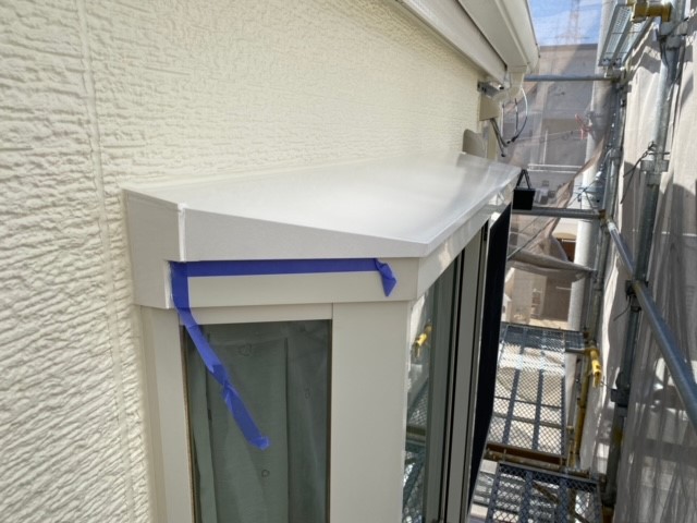 姫路市上大野で外壁塗装で付帯部の中塗りBefore1・藤原ペイント