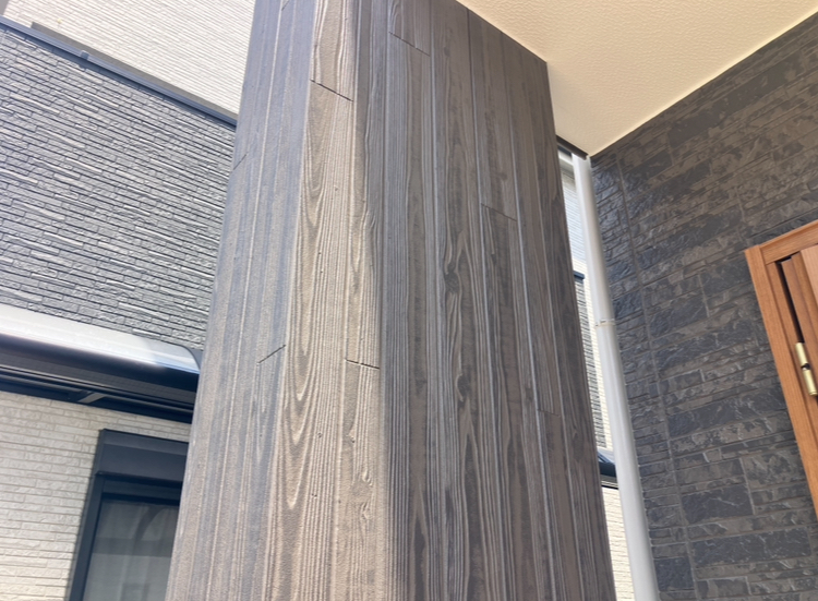 姫路市西庄甲で玄関柱多彩色仕上げ・藤原ペイント