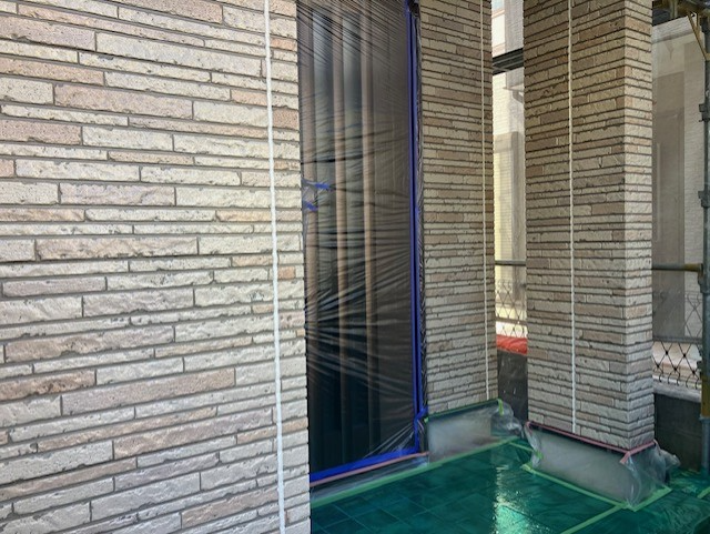 兵庫県南西部で外壁塗装多彩色仕上げアングル2Before・藤原ペイント